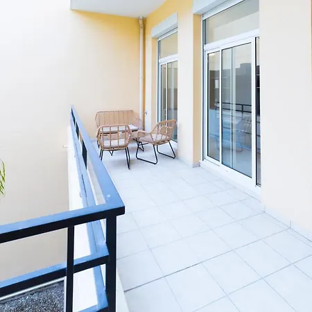 Jardin Des Muses - 2 Pieces - Parking Carre D'or * מנטון