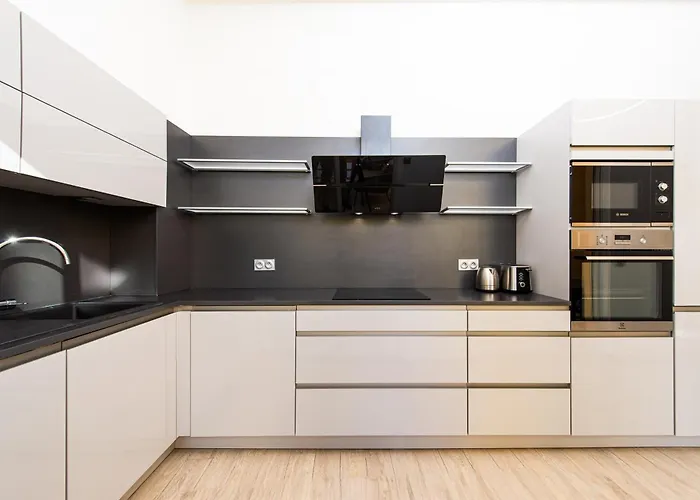 Jardin Des Muses - 2 Pieces - Parking Carre D'or Apartmán *